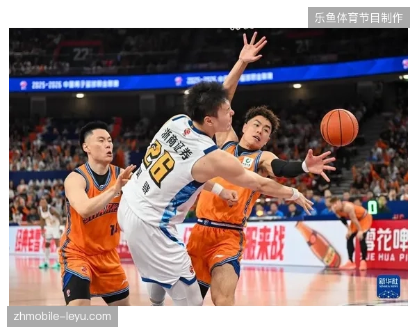 上海男篮凭借内线绝对优势击溃浙江,时隔多年重夺CBA总冠军 上海男篮凭借内线绝对优势击溃浙江,时隔多年重夺CBA总冠军